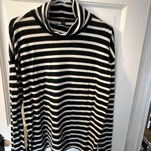 J Crew oversized black/white striped tunic turtleneck LS top - XS